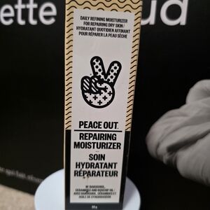 Peace Out Repairing Moisturizer - Black and White
